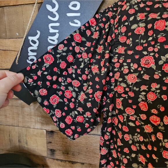 Dravus men’s black button down rose print Short Sleeve shirt Size M - Picture 7 of 12